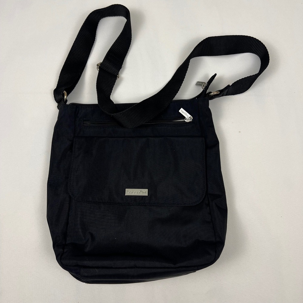 Baggallini Crossbody Bag Medium Black Nylon Adjustable Strap Excellent Travel